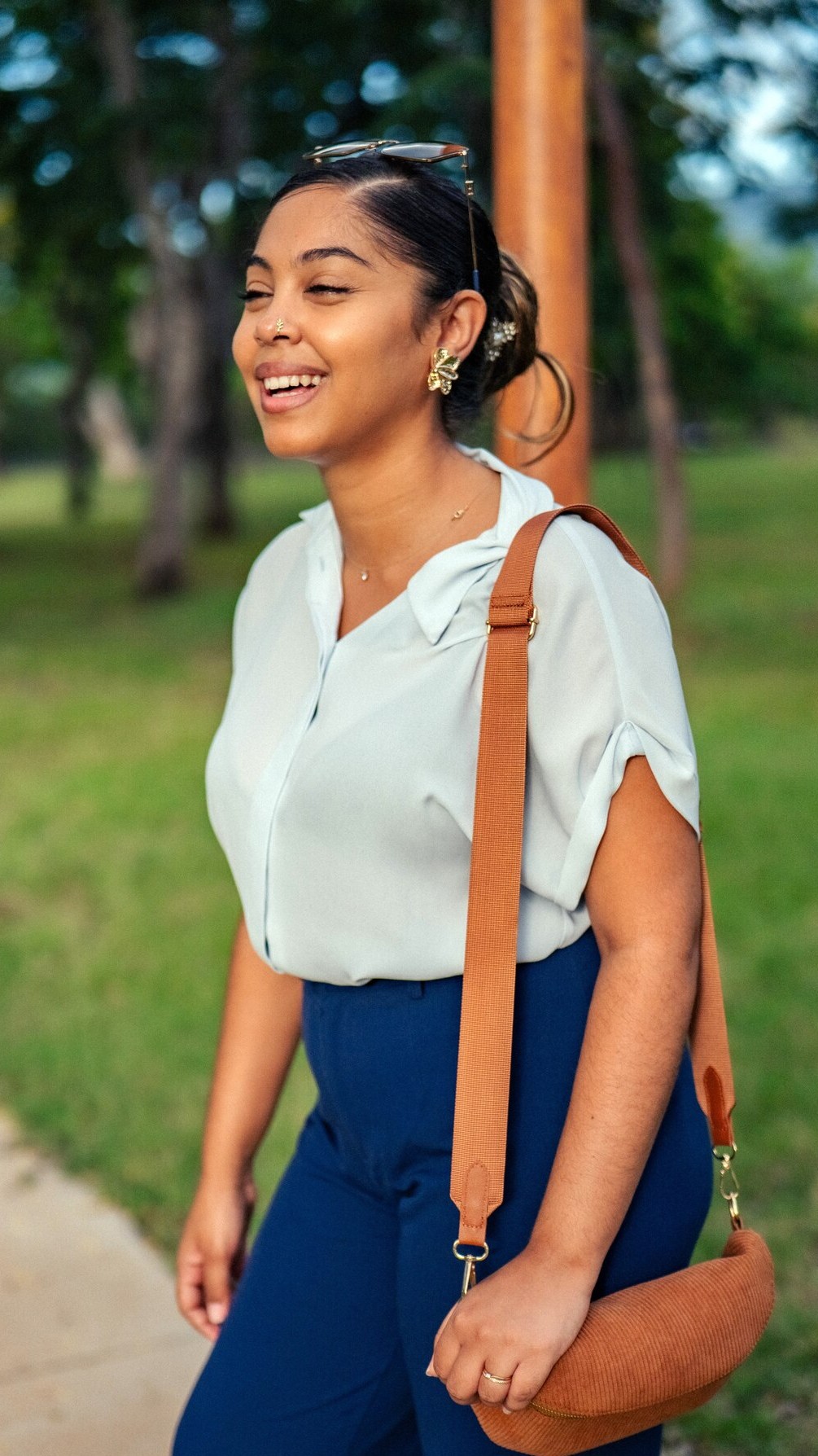 Portrait féminin en extérieur